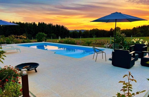 Guntin House | Country House 'Albaredo' with Mountain View, Private Pool and Wi-Fi