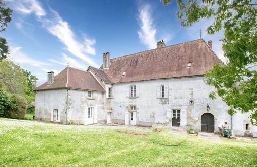 Perigueux Villa | Country House 'Barbadeau' – Pool, 16th Century Château, Exceptional Stays