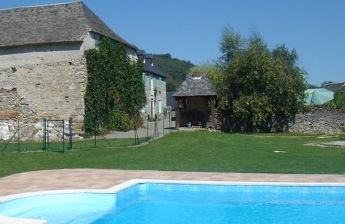 Mazouau House | Country house century (1771) carefully restored huge garden / swimming pool.