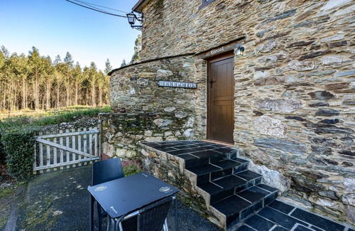Espasante House | Country House 'Eiron' with Shared Terrace, Private Garden and Wi-Fi