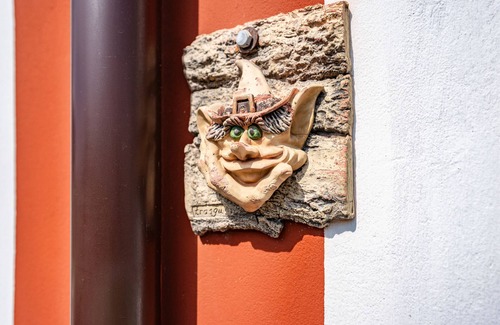 Soto de las Duenas House | Country House 'El Trasgu' with Mountain View, Wi-Fi, and Air Conditioning
