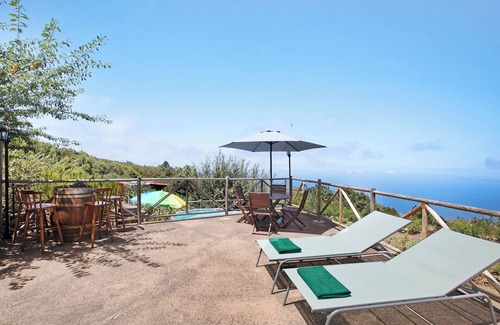 Icod de los Vinos Villa | Country House "Finca Las Carmenes" with Sea View, Pool, Terrace & Garden