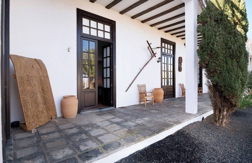 La Vegueta House | Country House 'Finca Emblemática - Nº1 Tisalaya' with Mountain Views, Shared Pool and Wi-Fi