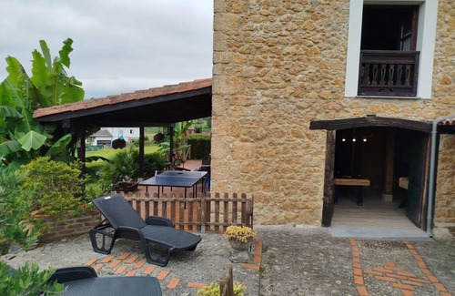 Pruneda House | Country House 'La Espinera' with Mountain View, Private Terrace and Wi-Fi