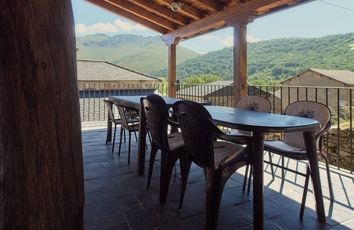 San Justo House | Country House 'Las Nieves' with Mountain View, Private Terrace and Wi-Fi