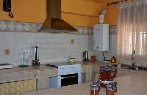 Camporrobles House | Country House 'Las Nogueras De Camporrobles' with Mountain View, Private Terrace and Wi-Fi