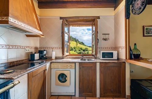 Penamellera Baja House | Country House 'Mesilda' with Mountain View, Private Terrace and Balcony