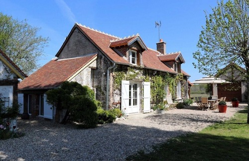 Tour-en-Sologne Cottage | Country house near Chambord, calm, relaxation, meadows, woods.