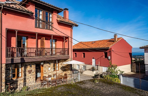 Aronces House | Country House 'Quintana' with Mountain View, Private Terrace and Wi-Fi