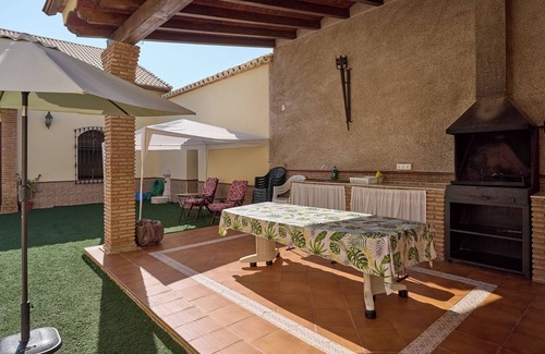 Montilla House | Country House 'Santa Fe' with Private Pool, Wi-Fi and Air Conditioning