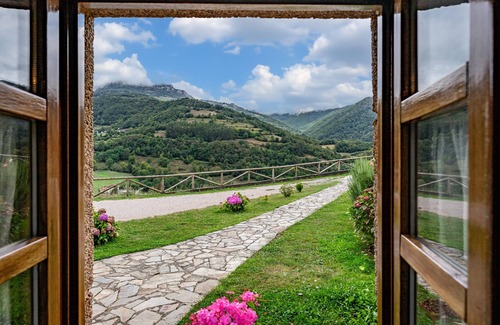 Barzana House | Country House 'Socastillo B' with Mountain View and Private Garden
