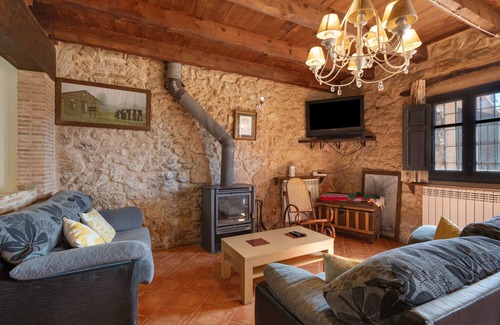 Alfambra House | Country House 'Teruel Alfambra La Deshilla' with Mountain View, Private Pool and Private Garden