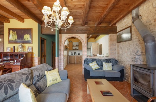 Alfambra House | Country House 'Teruel Alfambra La Deshilla' with Mountain View, Private Pool and Private Garden