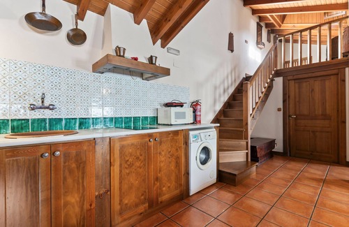 Quiros House | Country House 'Valle De Bueida El Palacio' with Mountain View, Private Garden and Wi-Fi
