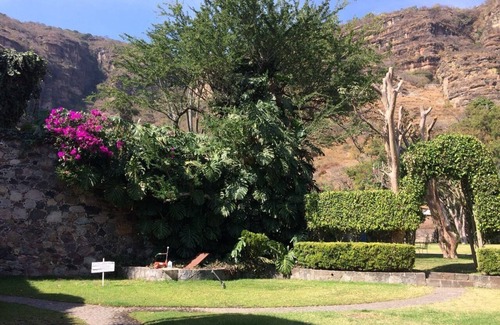 Malinalco House | Country House with Pool in Malinalco, Mexico, 12 guests