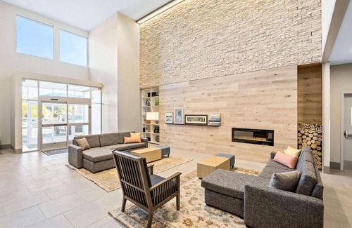 Southside Hotel | Country Inn & Suites by Radisson, Flagstaff Downtown, AZ