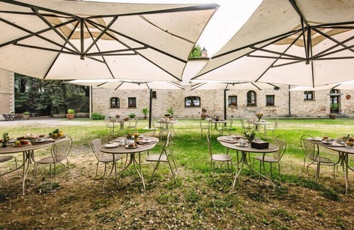 Capannoli Apartment | Country House in Tuscany with Pool