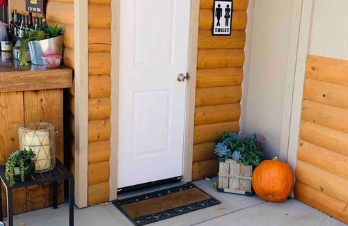 Woodland Apartment | Country Poolhouse Retreat near SMF/UC Davis Campus