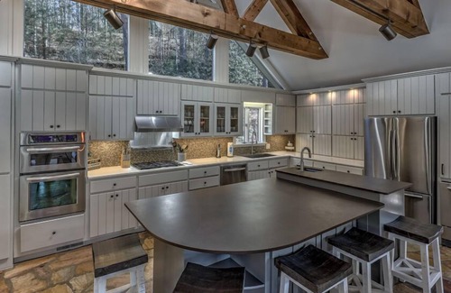 Morganton House | Country Roads - Lake Front | Hot Tub | Pool Table | Shuffle Board | Arcades