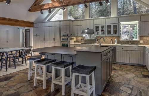 Morganton House | Country Roads - Lake Front | Hot Tub | Pool Table | Shuffle Board | Arcades
