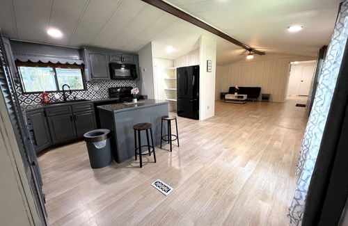 Magnolia House | Country style - Entire home in Magnolia with pool