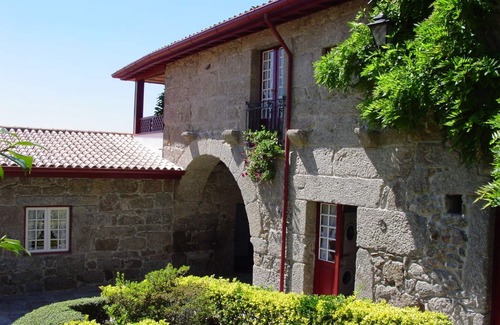 Calvos Cottage | Country villa with private pool near Guimarães