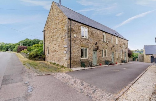 Millthorpe Cottage | Countryside cottage on the edge of the Peak District