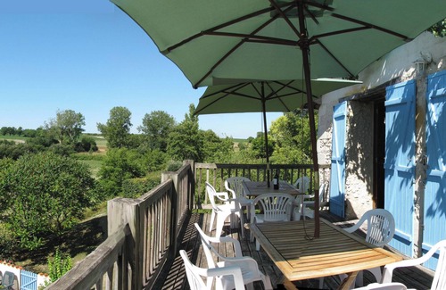 Chalais Cottage | Countryside gite with 5 bedrooms and pool, short drive from Chalais, 2 terraces