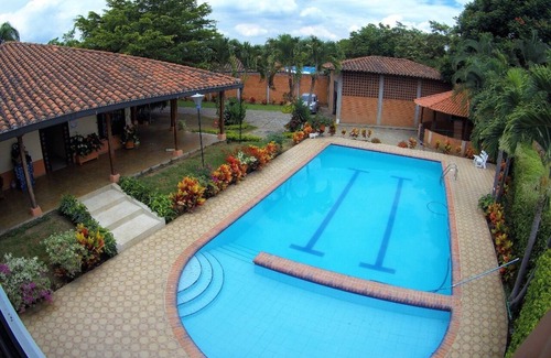 El Cerrito Villa | Countryside Retreat with Private Pool, Jacuzzi & Game Room – Near Cali