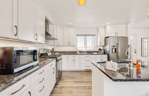 Oxford House | Countryside retreat with modern amenities, game room, & beautiful view