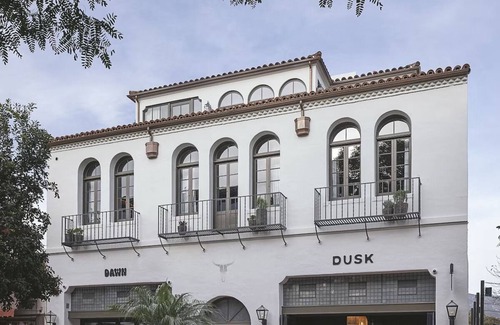 Lower State Hotel | Couple Retreat | Room with Stunning City View | Near Barbara Beaches