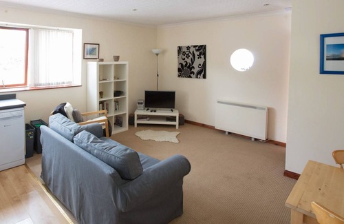 Fortrose Cottage | Couples and their four-legged friends will enjoy this lovely single-storey property which is ideally