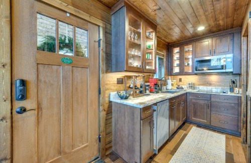 Nellysford Apartment | Couples Getaway in Stoney Creek at Wintergreen!