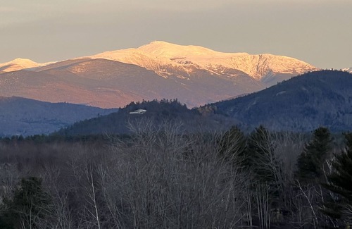 North Conway House | Couples Haven with Brand New 2022 Jacuzzi Spa Hot Tub
