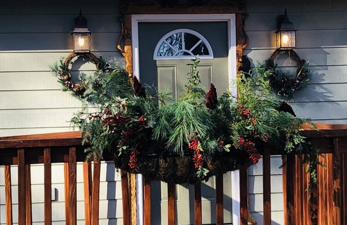 Chalet Village Cabin | Couples’ Mt Paradise; Allergen-Free;Borders GSMNP;Seasonal Views;Owner Operated