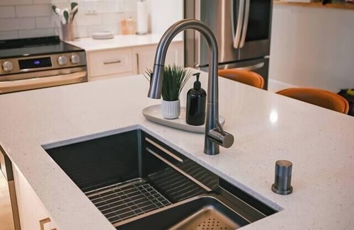 Courtenay Apartment | Courtenay Luxe Suite