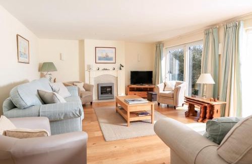 Salcombe House | Courtenay Villa