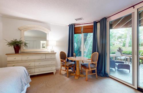 Fernandina Beach House | Courtside Villa B- Hotel Side