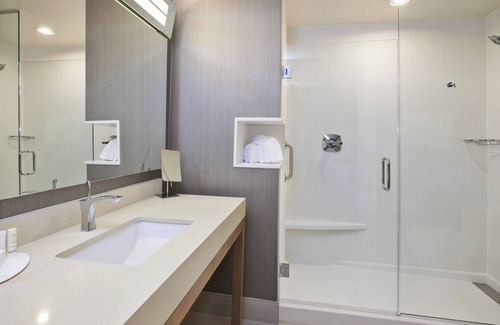 Benton Harbor Hotel | Courtyard by Marriott St. Joseph Benton Harbor