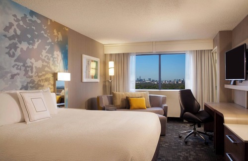 North Loop Hotel | Courtyard by Marriott Austin-University Area