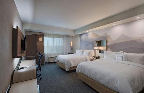 Sugar Land Hotel | Courtyard by Marriott Houston Sugar Land/Lake Pointe