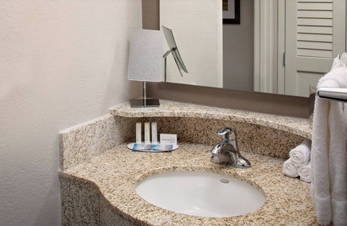 Westchase Hotel | Courtyard by Marriott Houston Westchase