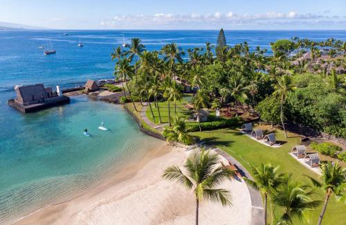 Historic Kailua Village Hotel | Courtyard by Marriott King Kamehameha's Kona Beach Hotel