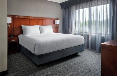 Paramus Hotel | Courtyard by Marriott Paramus