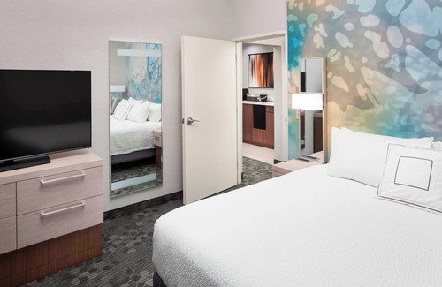 Ferry Pass Hotel | Courtyard by Marriott Pensacola