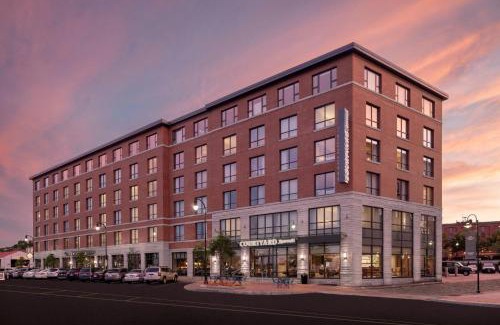 Portland Hotel | Courtyard by Marriott Portland Downtown/Waterfront