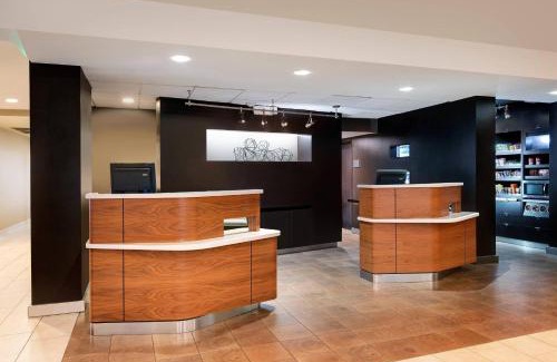 Savannah Hotel | Courtyard by Marriott Savannah Midtown