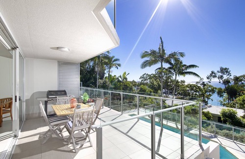 Noosa Heads Apartment | Courtyard Charm: Ocean Views, Little Cove
