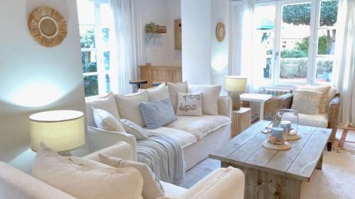Covas Ski Chalet | Covas Seabreeze Cottage