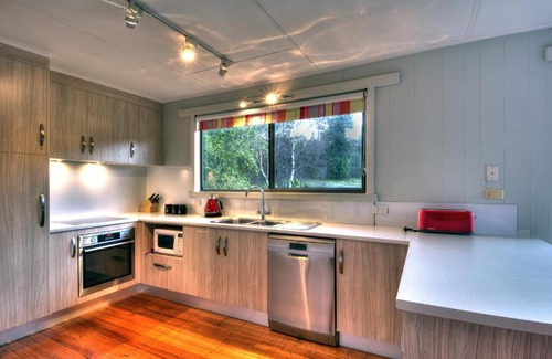 Coles Bay House | Cove Beach Apartment 2